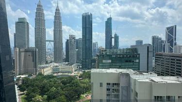 Short walking distance to Pavilion KL & Suria KLCC twin tower 1