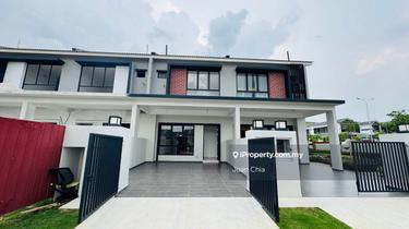Austin Crest Brand New Double Storey Terrace House 18' x 65' 1