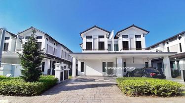 Cluster Semi-D house 22x70 , 10ft land 1