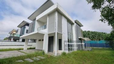 Cornerlot Cypress Bungalow, Denai Alam for Sale! 1