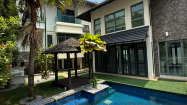 3 Storey twins Villas beautiful courtyard with pool and lift 1