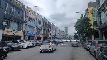 ROI 5.4%  next to Starbucks Sri Petaling 3 storey for sale tenanted 1