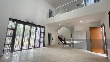 Lakefront Villa Bungalow with lift for Sale 1
