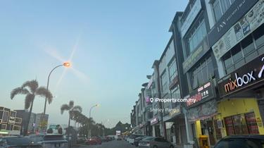 Taman Mutiara Mas @Mutiara Rini Three Storey shoplot For Sale 1