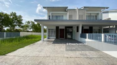 Corner Lot Semi D Cluster, Fully Renovated & Furnished, Gated Guard! 1