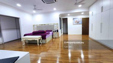 Renovated Corner Tip Top Condition Big House Big Land at Sg Besi KL 1