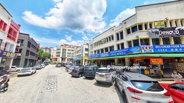 Hot Area! 3 Storey Damansara Perdana Shop Lot 1