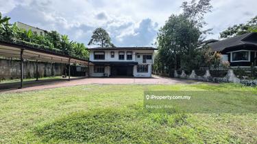 Rare bungalow plot at gasing hill 1