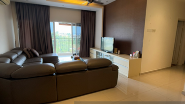 Waldorf corner spacious unit palace view, view to offer 1
