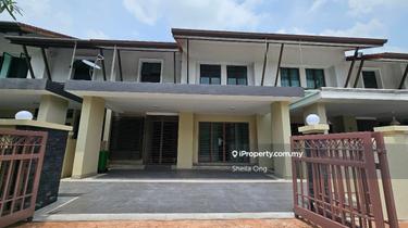 Fully renovated Superlink at Qaseh 3 for Sale 1