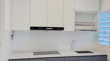 Actual unit's photos, brand new unit, unblock view, partly furnish 1