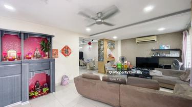 End Lot Fully Renovated, Kitchen Extend, Good Condition 1