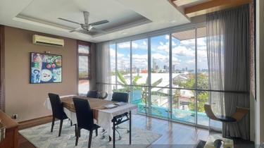 Fully rebuilt house, high quality finishing, architect owned house. 1