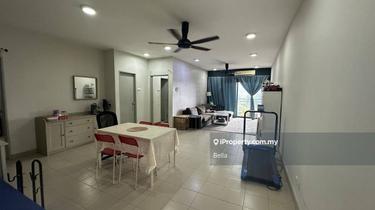 End lot unit and below market value! 1