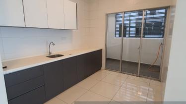 High Floor Fully Refurbished 1