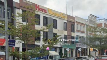 Facing mainroad 1