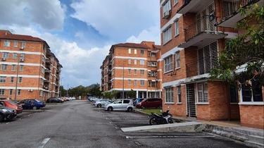 Non bumi Apt Alam Budiman, Shah Alam, Selangor 1