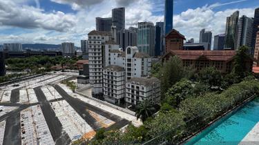 The Pearl klcc corner unit for sell 1