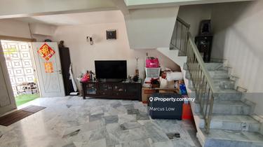 Good Location Surrounded by Good Amenities & Easy Accessibility! 1