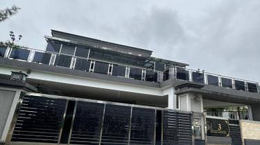 Fully Extended & Renovated, Best Deal in Town 1