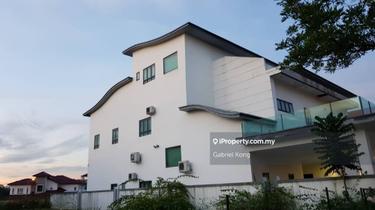 Modern & Spacious Bungalow at Bk6b Bandar Kinrara 1