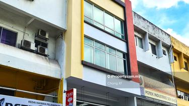 Damansara Uptown Shop - First Floor for Rent - Refurbished Frontage 1