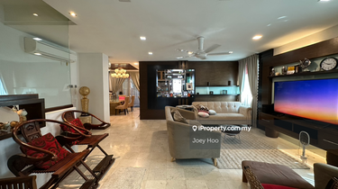 Rare Semi-D Gem in Prime Location - Don't Miss Out! 1