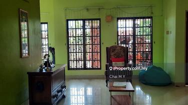 Very good location, gated guarded, extended kitchen, side land garden 1