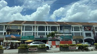 Freehold facing main road 1