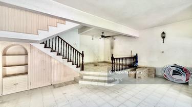 Great Location w Much Potential!  1