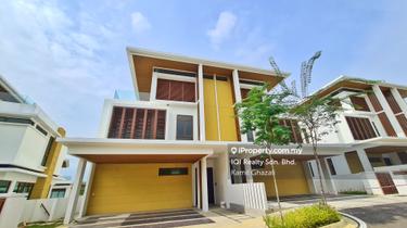 Modern desing arge property must view! 1