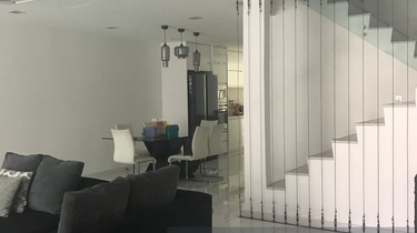 Fully Renovated ( good buy ) Ample parking  1
