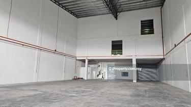 High ceiling terrace warehouse for rent 1