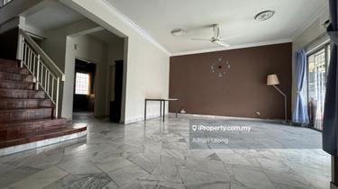 Kitchen Extended! 22 x 75 land size! Double Storey for Sales! Freehold 1