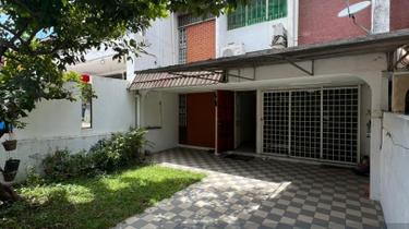 Freehold Extended 2 Storey Link House 1