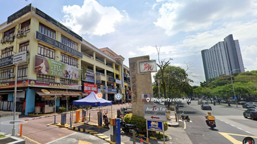 4 storey shop facing main road 1