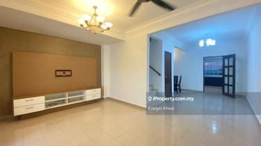 Exclusive, Freehold, Below market, move in condition, great location 1