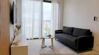 Spacious one bedroom. Nice view. Many units on hands 1
