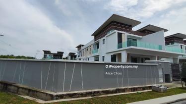 Last Unit Double Storey Cluster Corner lot for sale 1