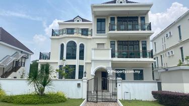 4 Storey bungalow Laguna Heights 1