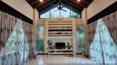2 Storey Bungalow with a spacious big land 1