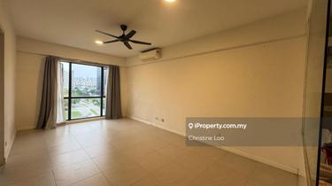 Nova Saujana Condominium Ara Damansara for Sale.Next to Pool.5th Floor 1