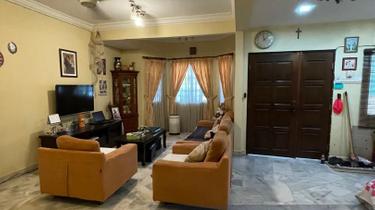 2 storey link at usj4 -close to shops and Park for sale 1