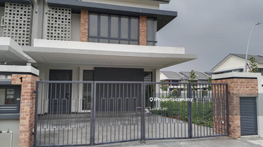 Corner landed house for sell at Elmina west shah alam brand new unit 1