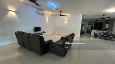 Short drive to Empire Subang, Sunway University, Monash University 1