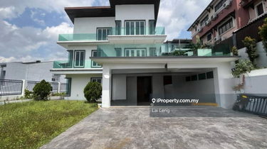 3.5 storey bungalow for sale at setiakasih Damansara heights  1