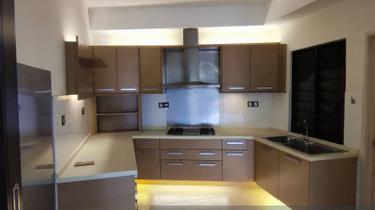 Cosy unit with 3 carparks 1