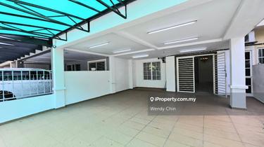Well maintained, spacious unit 1