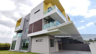 3-Storey Superlink Villa , Move-In Ready , Puchong South 1