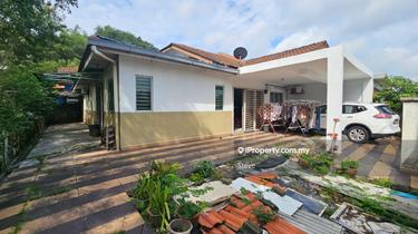 Extended corner house 1